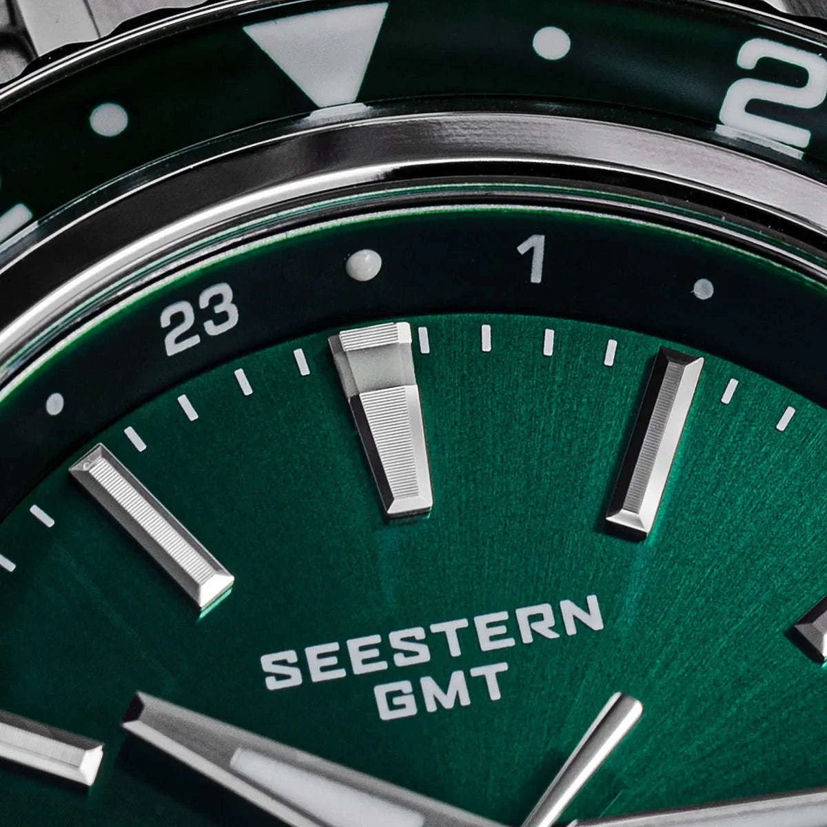 Automatic GMT Diver Watch NH34 Sapphire 200m Stainless Steel 41mm-Green