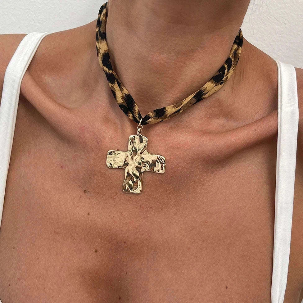 Ethnic Multilayer Velvet Chain Necklace With Adjustable Fit-Love Heart / CHINA