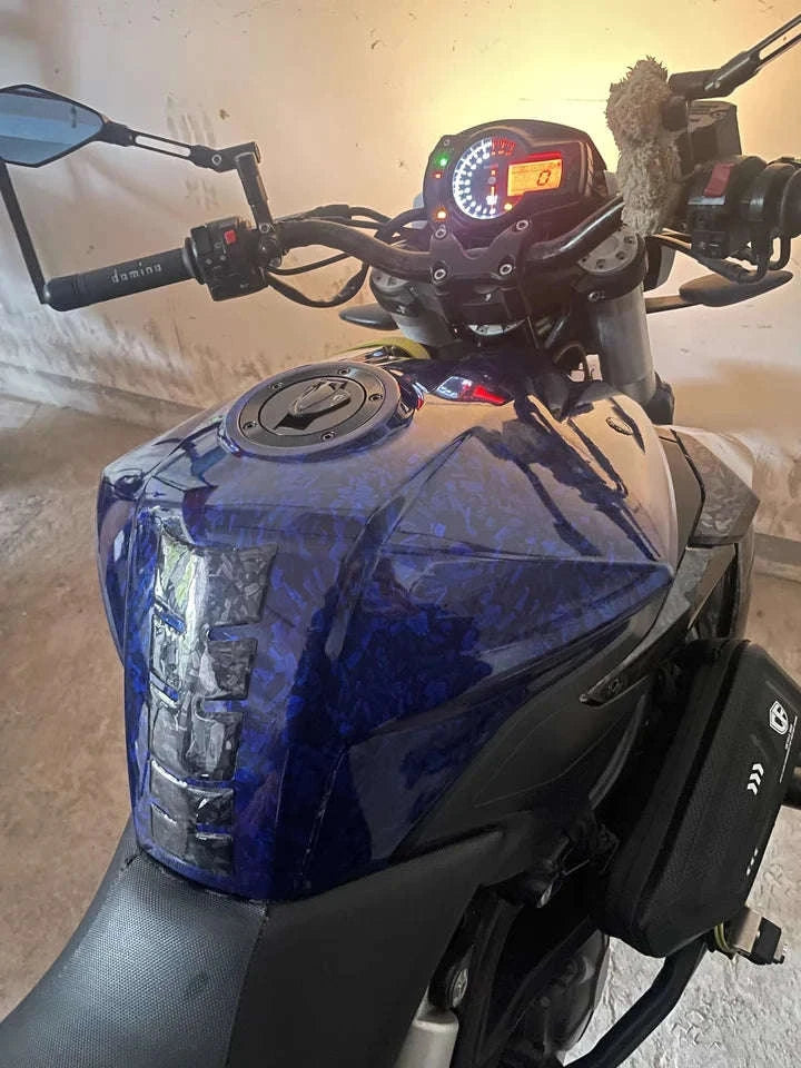 Glossy Forged Carbon Fiber Vinyl Wrap-Laser Silver / 30X152 CM