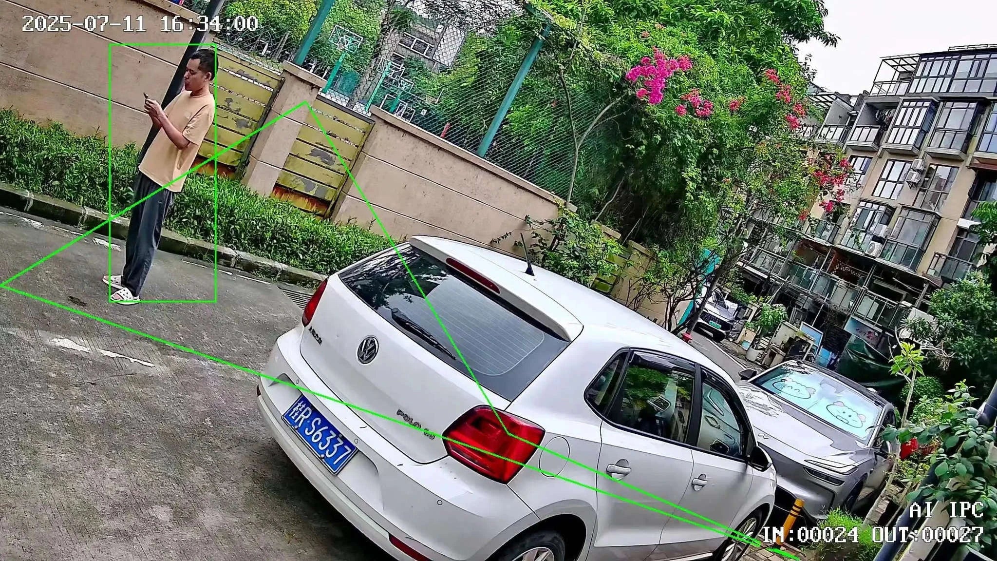 IP66 Mini WiFi Bullet IP Camera with Smart Detection-No SD card / 2.8mm