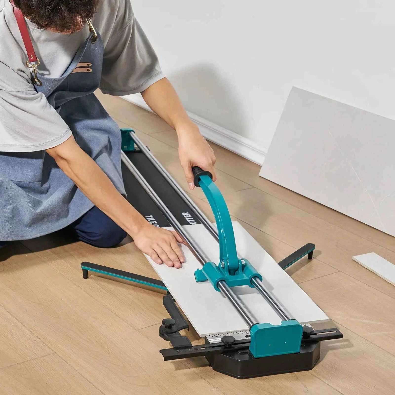 Manual Tile Cutter with Laser Positioning and Support Feet-france