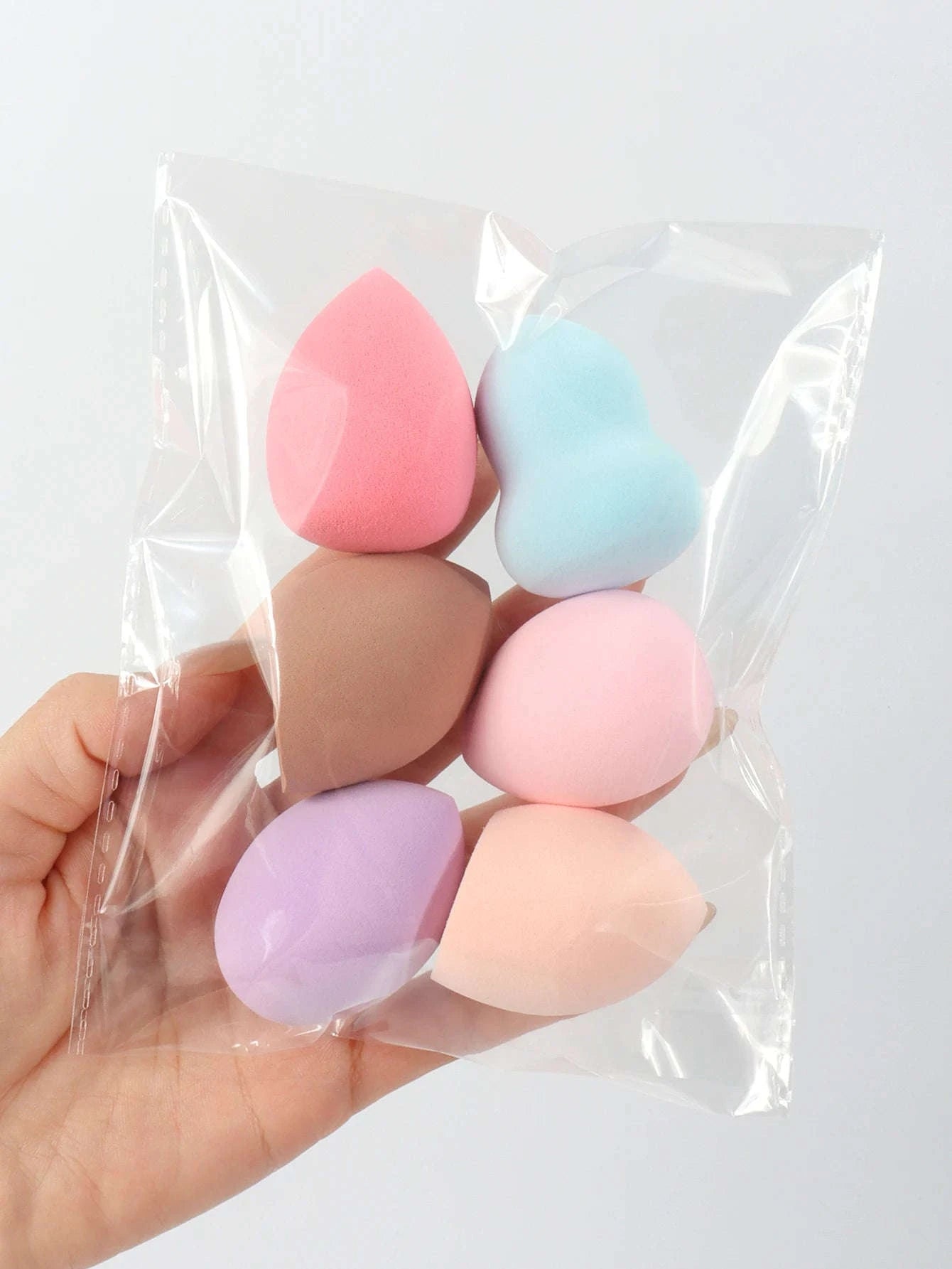Medium Beauty Sponge Set in Random Colors & Shapes-12Pcs