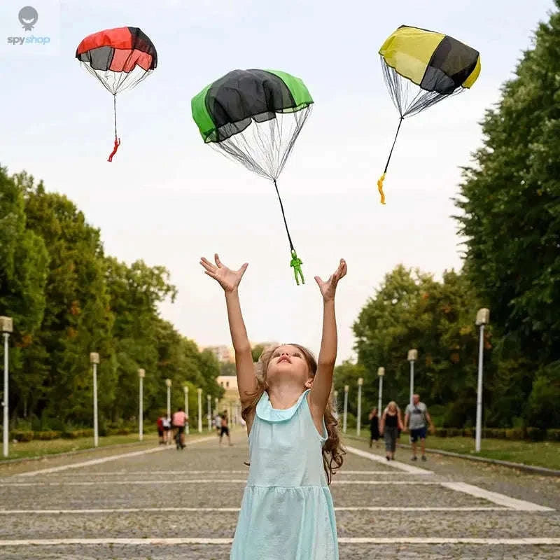Outdoor Flying Parachute Toy – Tangle‑Free Launches and Backyard Fun-3pcs