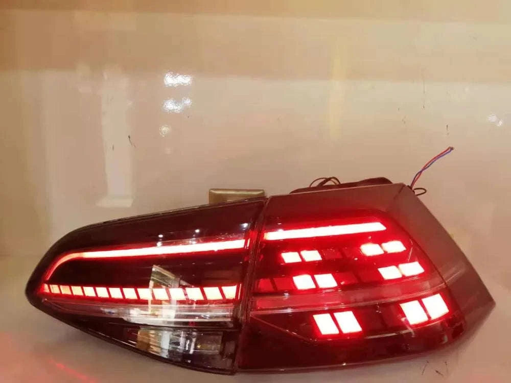 Pair of LED Tail Light Assembly for VW Golf 7 / 7.5-Smoked 2PCs / france
