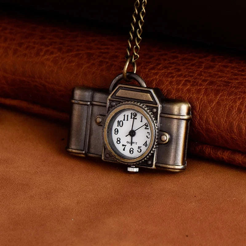Retro Camera Keychain Watch Pendant-P959 / CHINA