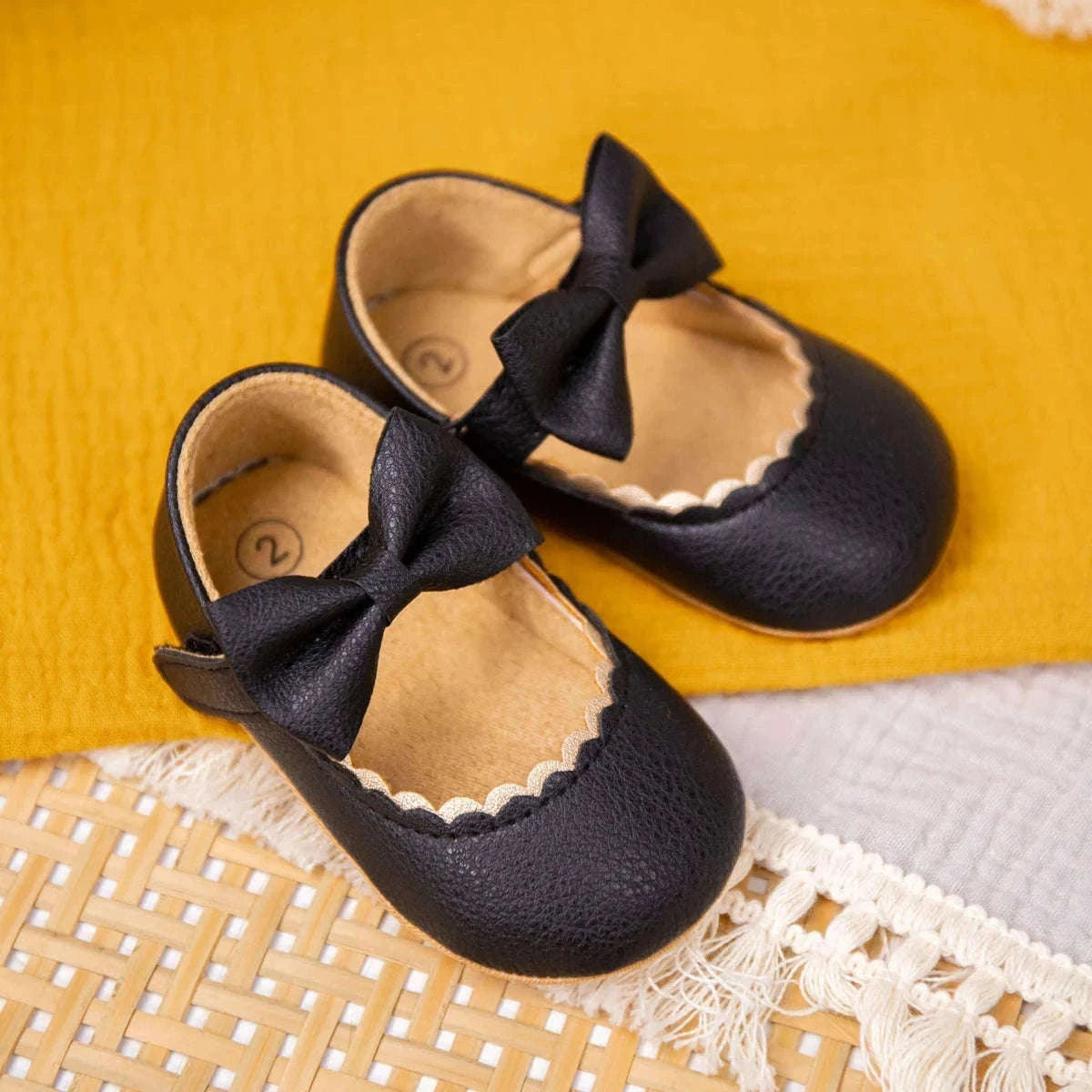 Retro Solid Color Bow Baby Walking Shoes for Early Steps-black / 6-12months