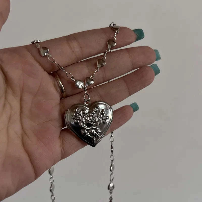 Romantic Heart Locket Photo Frame Pendant Necklace-06