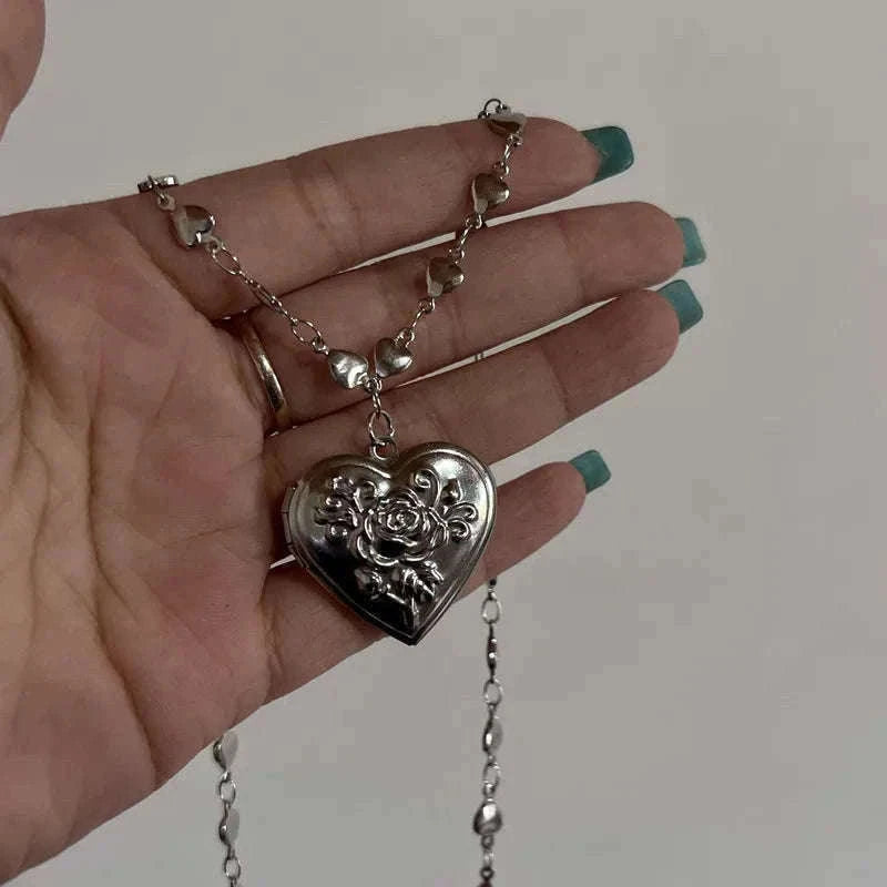 Romantic Heart Locket Photo Frame Pendant Necklace-06