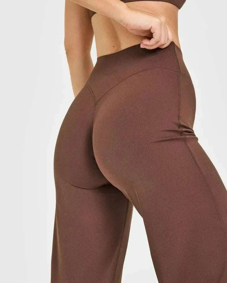 SoftMotion Women’s Mid-Waist Straight Leg Yoga Pants-Blooming Roses / XS