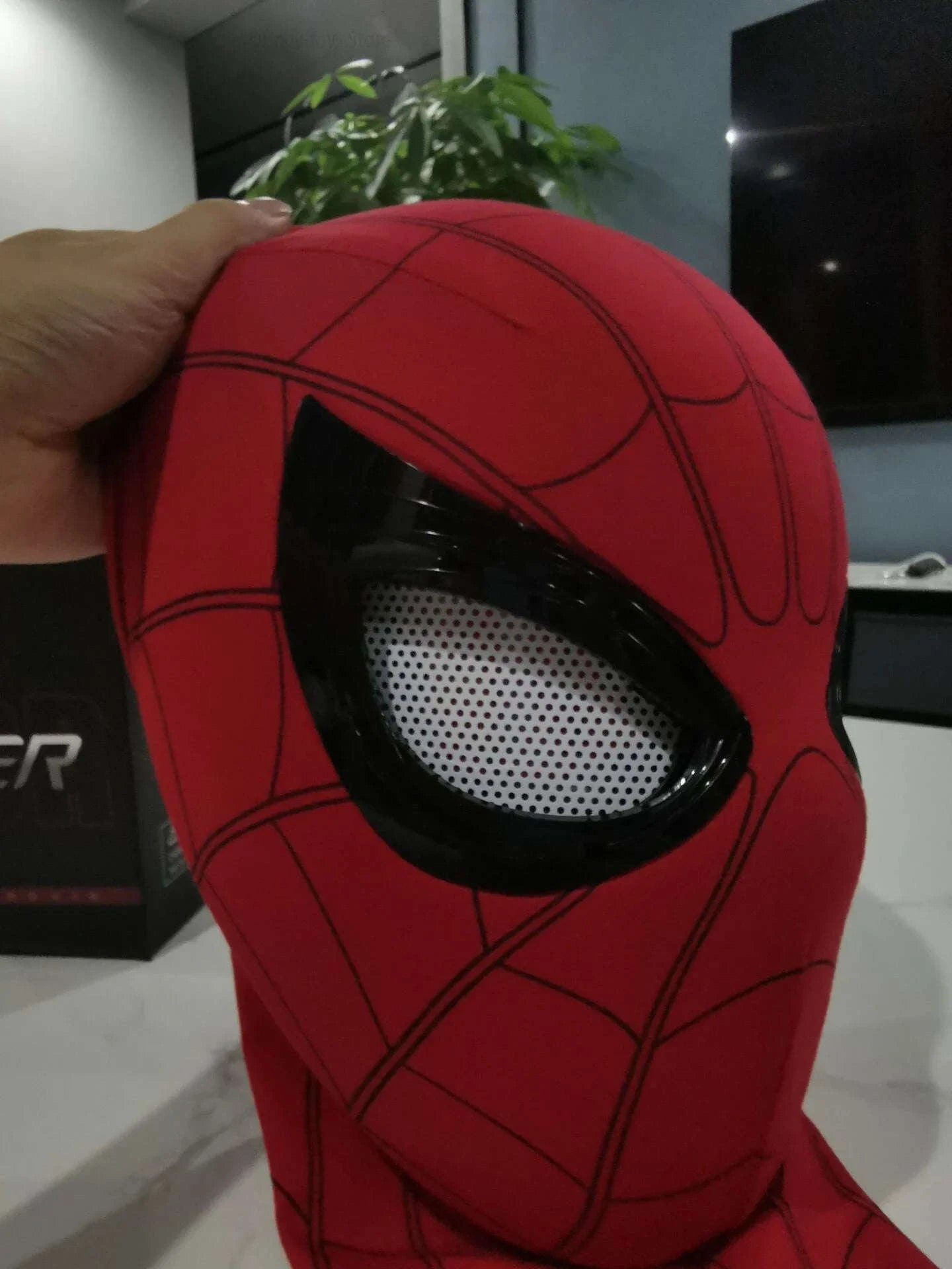 Spider Man Mobile Eye Electronic Mask with Remote Control-3D Line