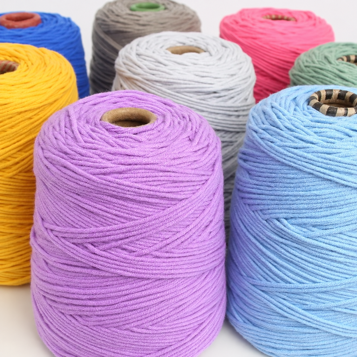 400 g 8-Strand Tufting Yarn Bobbin