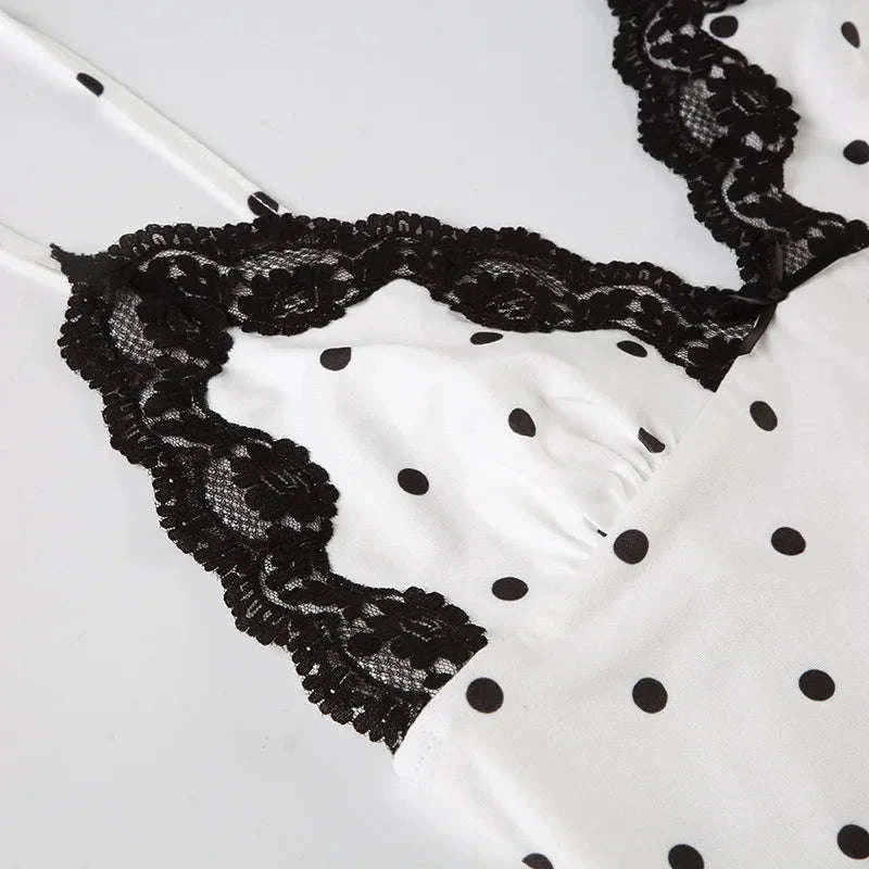 Tossy Lace V‑Neck Maxi Dress-black / M