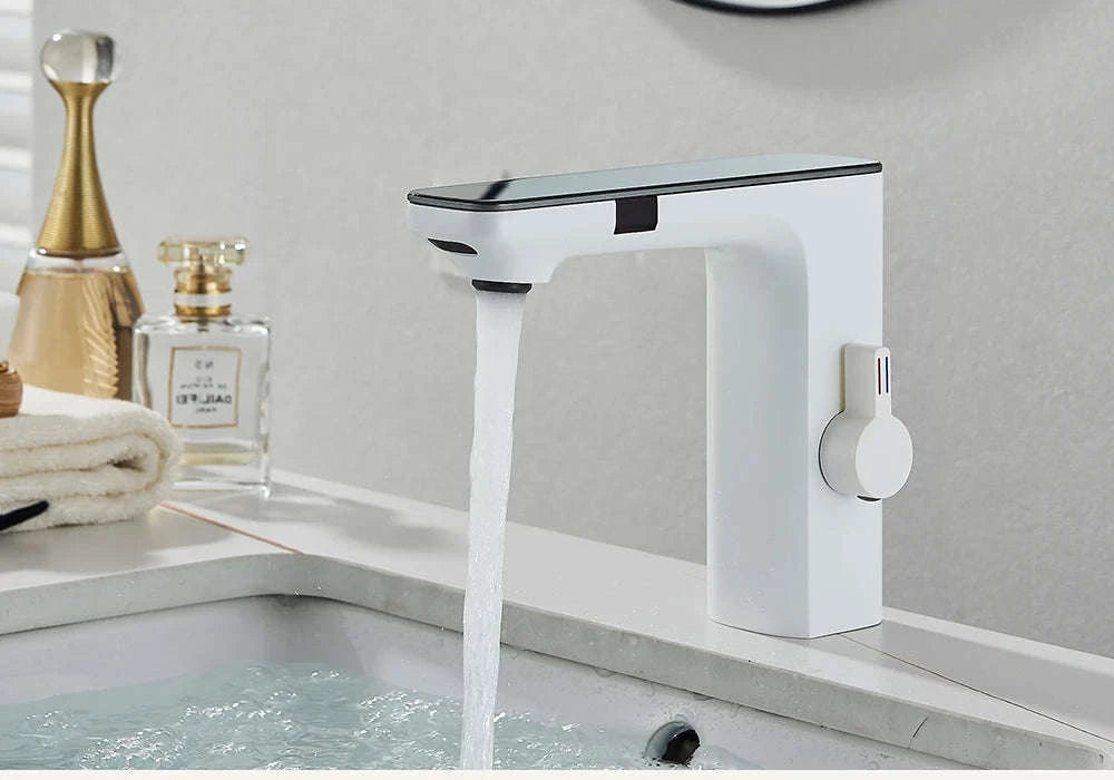 Touchless Sensor Basin Faucet with Smart Display-Chrome Basin Faucet / United States