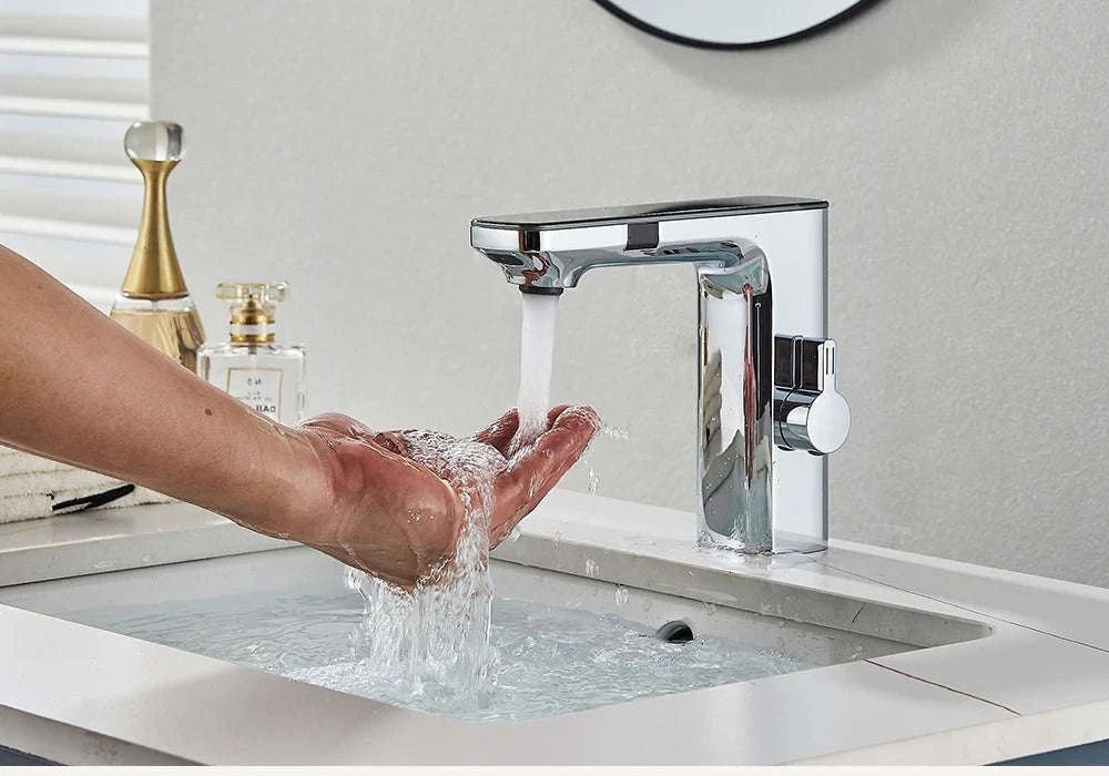 Touchless Sensor Basin Faucet with Smart Display-Chrome Basin Faucet / United States