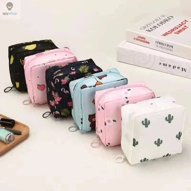 Waterproof Sanitary Napkin Storage Pouch for Discreet Daily Carry-Black Flamingo