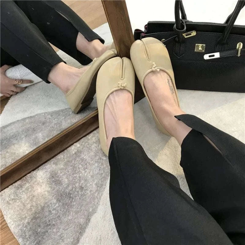 Women's Split-Toe Tabi Ballet Flats-Apricot / 42
