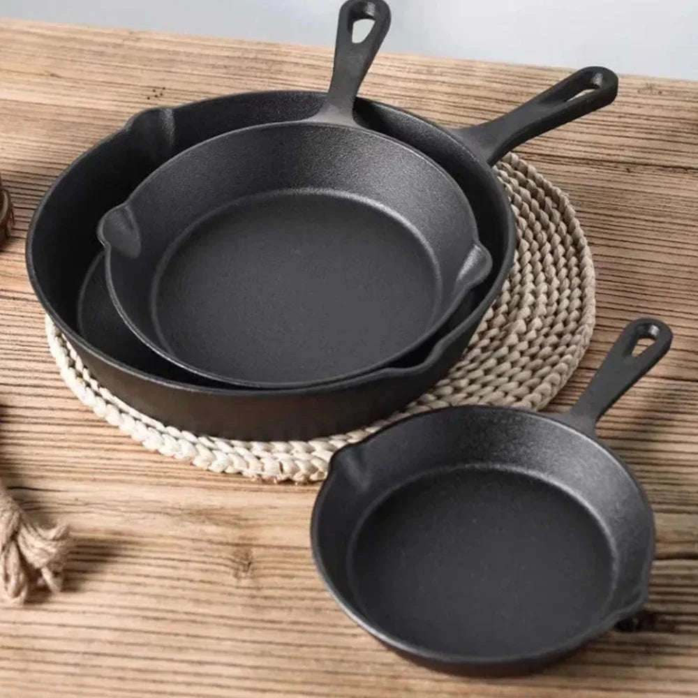 3‑Piece Cast Iron Frying Pan Set for Everyday Cooking-1 set / GERMANY