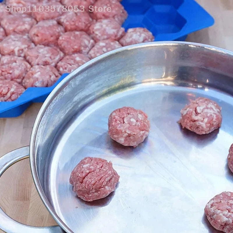 37‑Grid Silicone Meatball Mold With Lid-Green