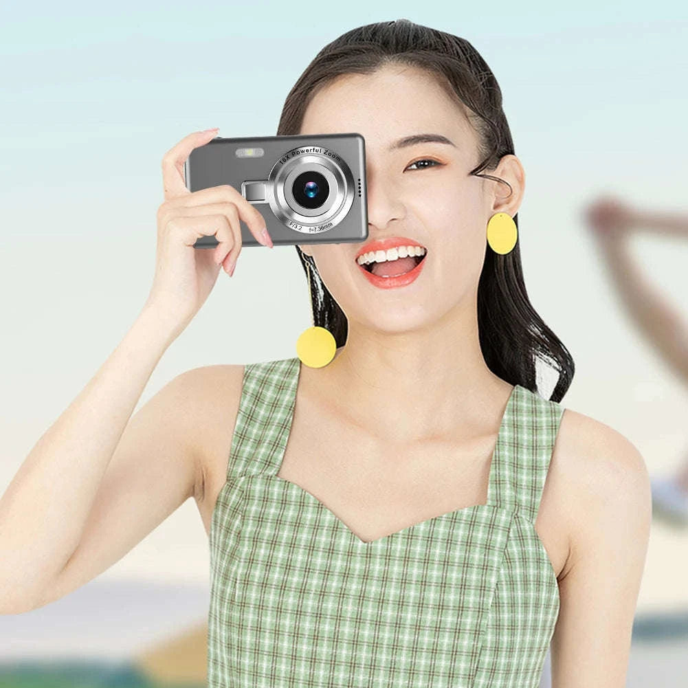 4K HD 1080P Digital Camera with Autofocus and 16X Zoom-Silver / United Kingdom