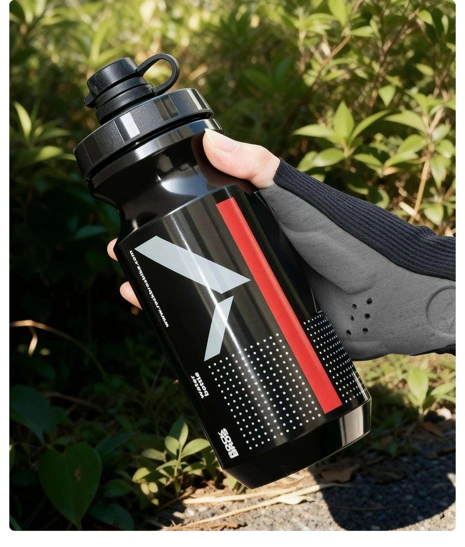 600ml Cycling Water Bottle with Dust Cover Leakproof Squeeze Design-White