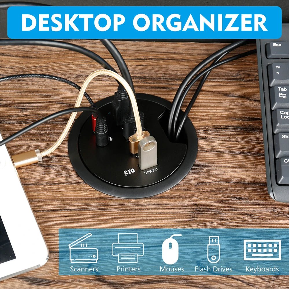Rozbočovač USB 3.0 zabudovaný v stole s audio portmi a napájacím adaptérom