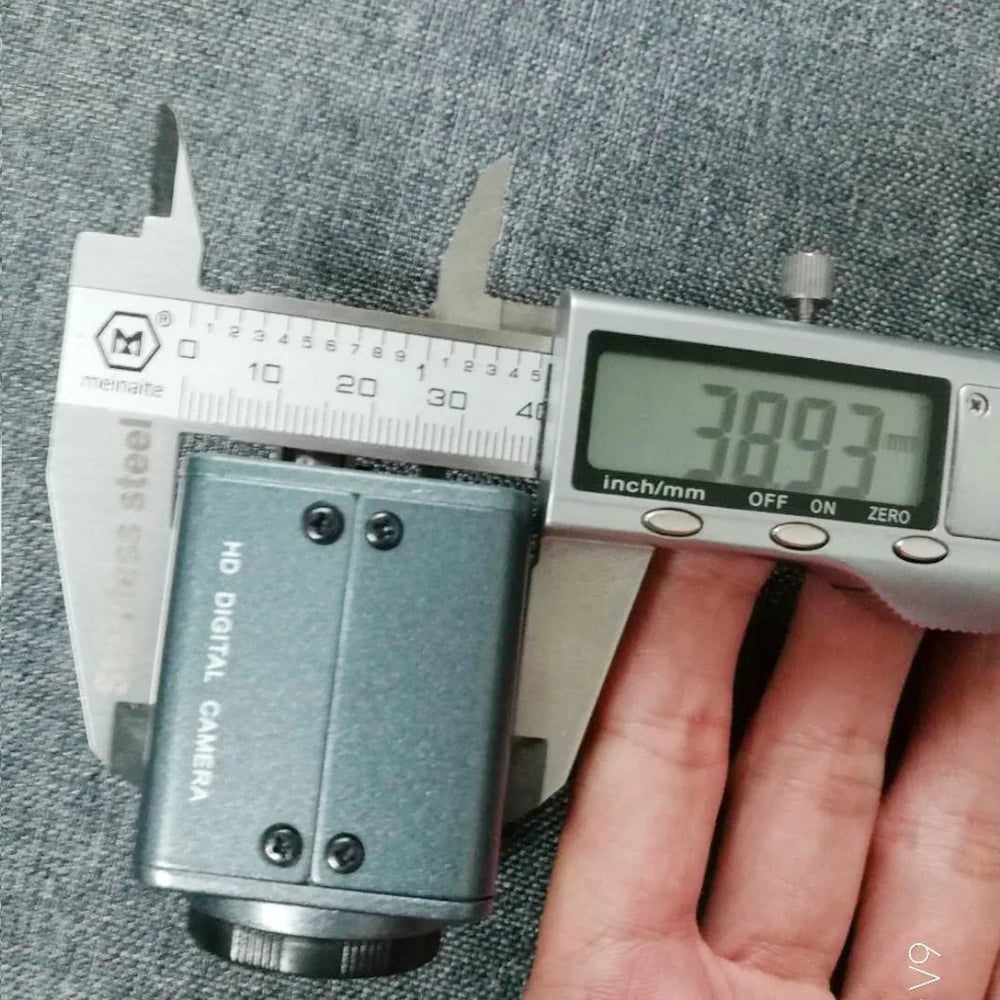 4MP PoE IP-kassekamera med lyd og varifokalt objektiv