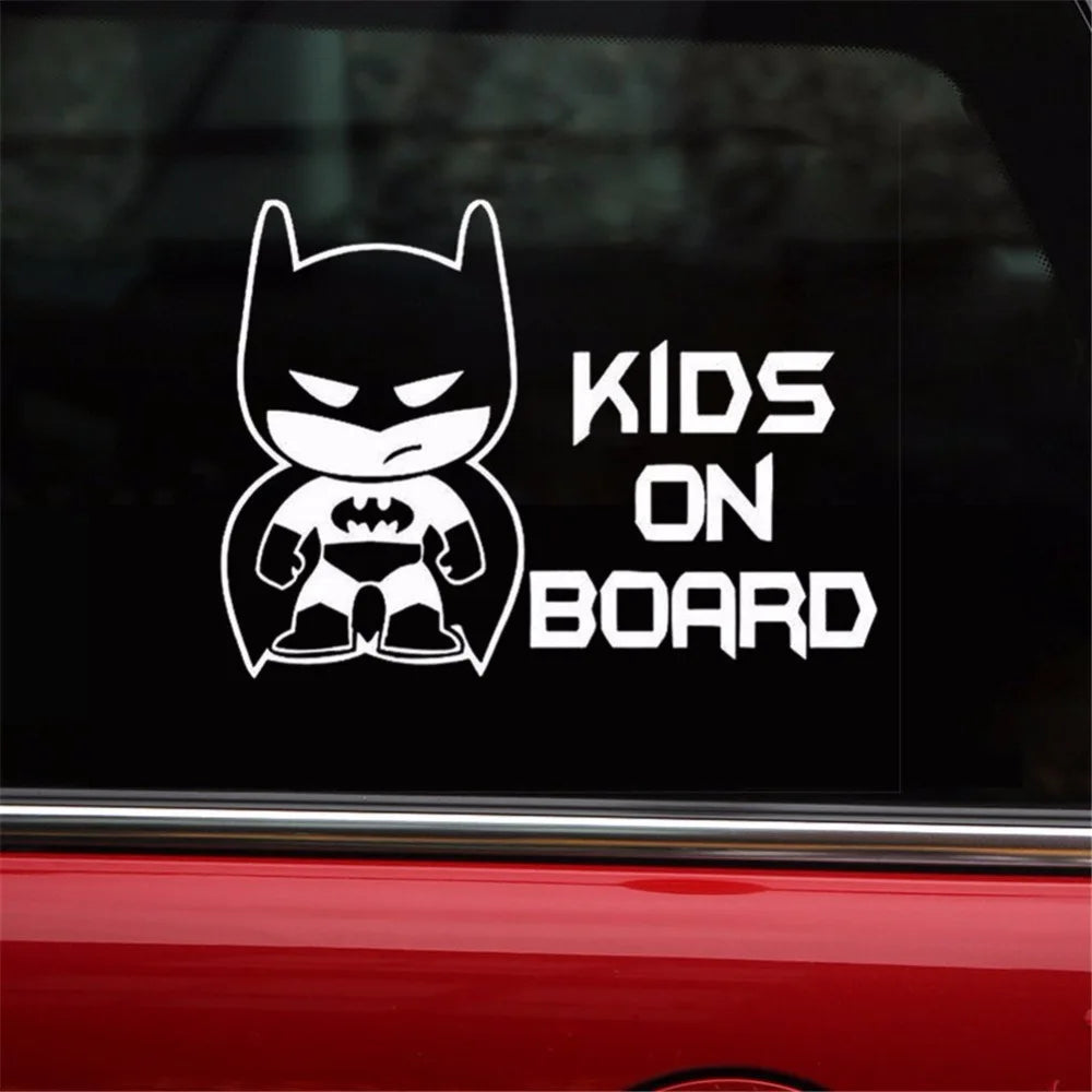 Nalepka za avto Otroci Baby On Board 19*13,9 cm Smešna nalepka za avto Reflektivna laserska 3D nalepka za avto Vinilna oblika avtomobila Črno srebrna