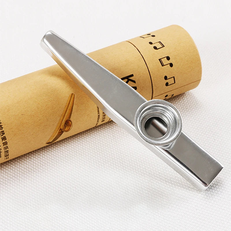 Kovové kazoo s piatimi náhradnými membránami