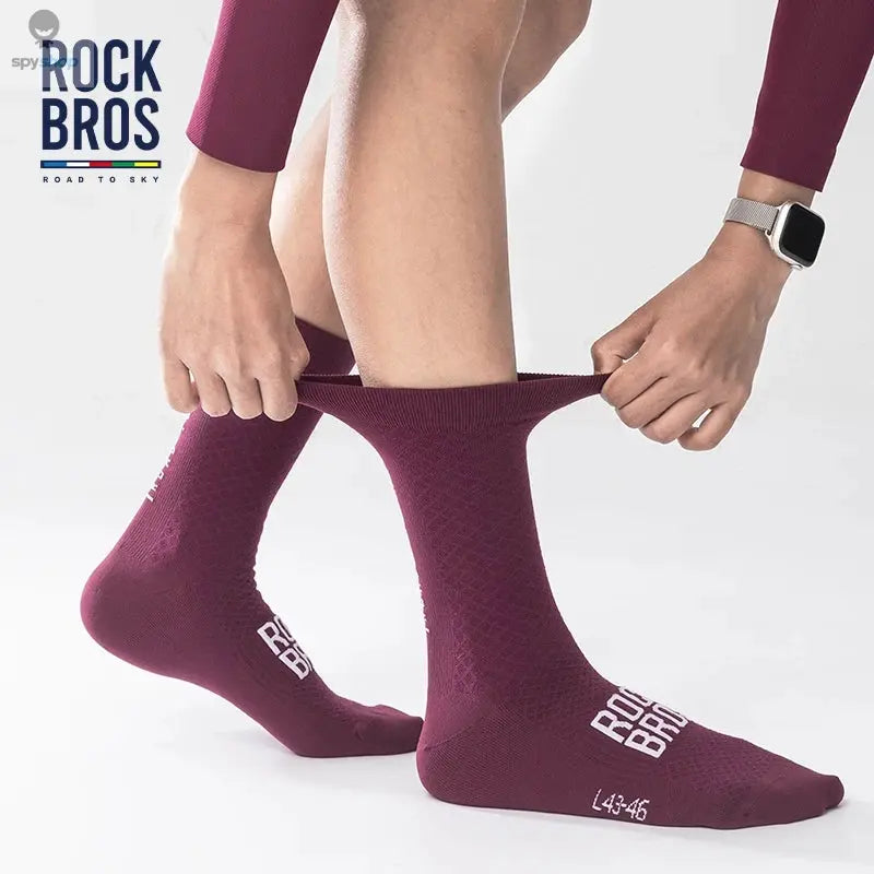 ROCKBROS Cycling Socks Soothing Sport Socks Shock Absorbing Bike Socks Breathable Fabric High Elastic Outdoor Socks A pair 