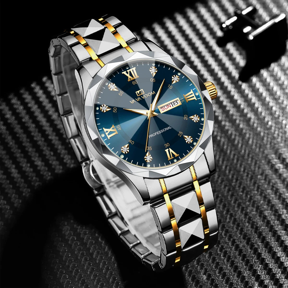 2024 New Men's Watch Fashion Rivet Stainless Steel Strap Luxury Water Diamond Diamond Luminous Blue Gold Dial Business Men Watch 