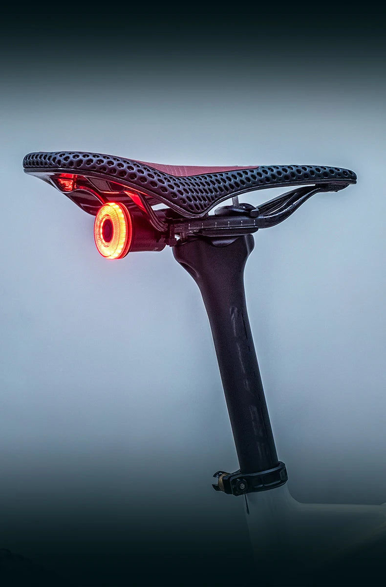 Smart cykel baklampa med bromssensor och USB-uppladdningsbar vattentät design