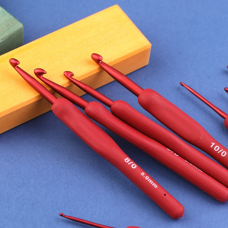 Set de 9 ganchos de crochet ergonómicos de 2 a 10 mm con mango cómodo