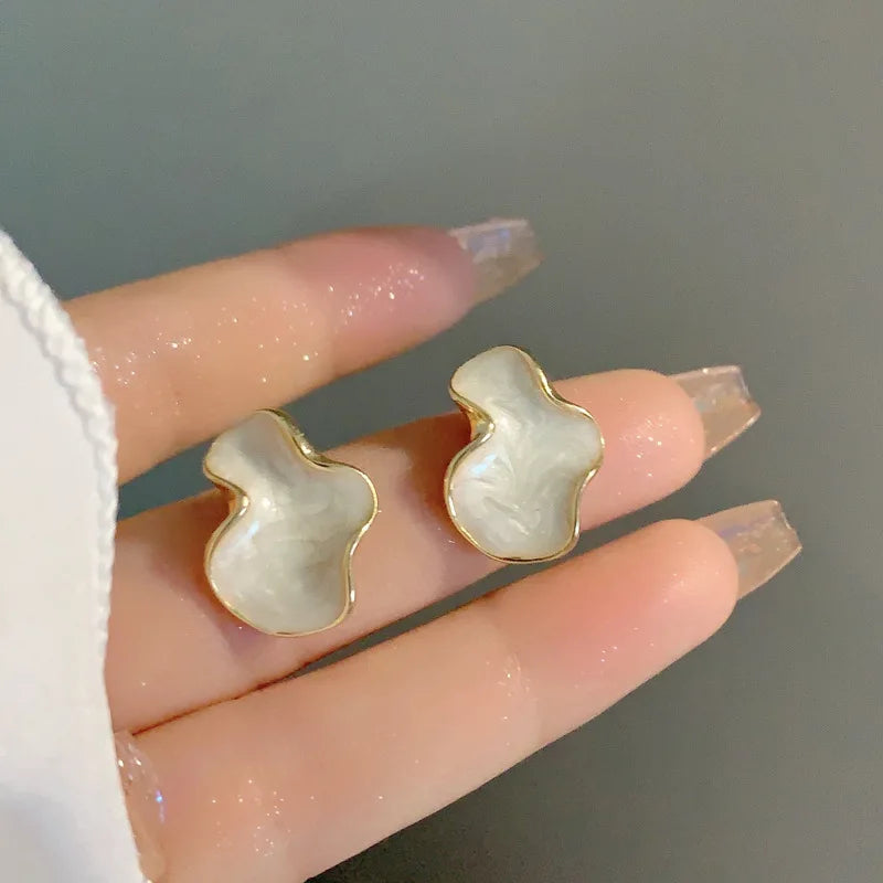 Abstract Alien White Color Cloud Irregular Stud Earring for Women Temperament Ear Jewelry Simple Christmas Valentine's Day Gift 