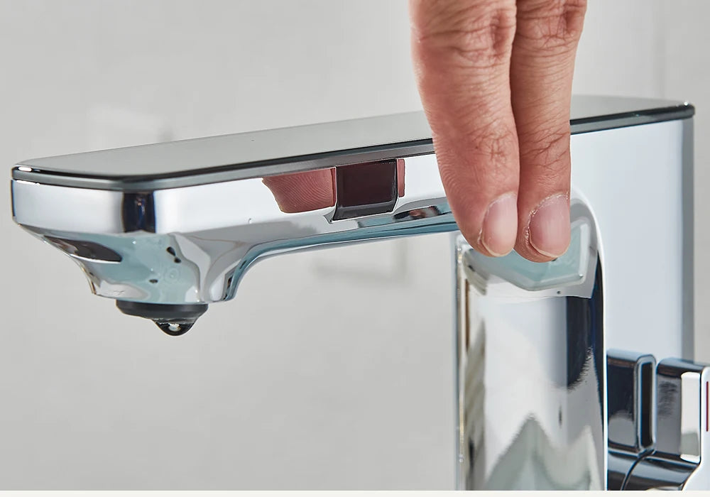 Akıllı Ekranlı Temassız Sensörlü Lavabo Musluğu