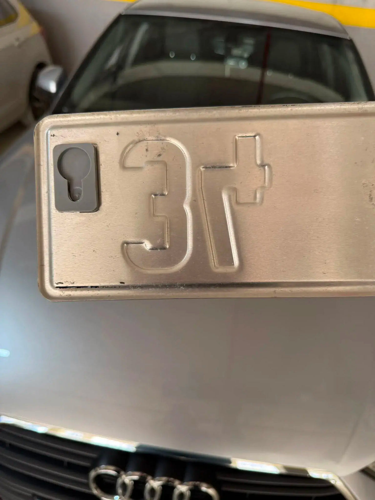 Universal Detachable License Plate Bracket Plastic Material Auto Exterior Accessory Quick Release For Fast Assembly&Disassembly