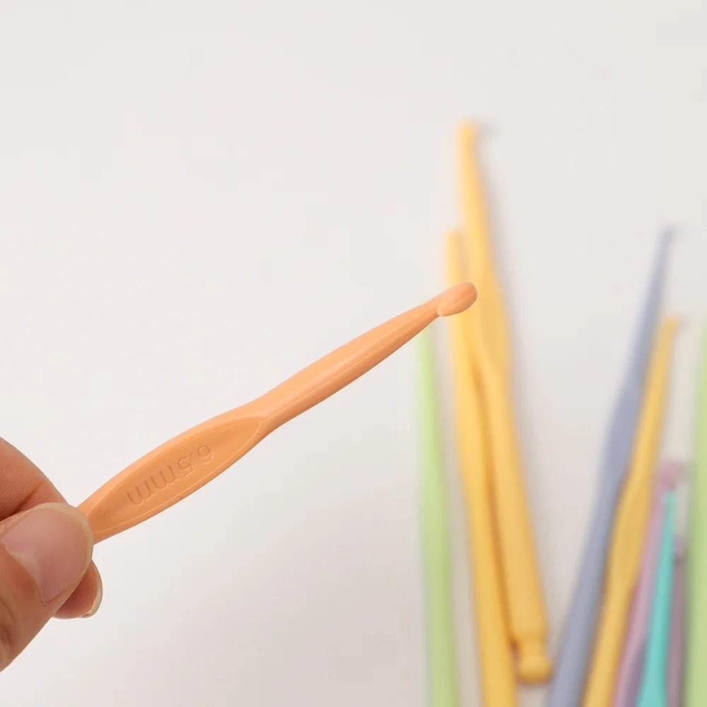 Coloured Plastic Crochet Hooks, 12 Sizes