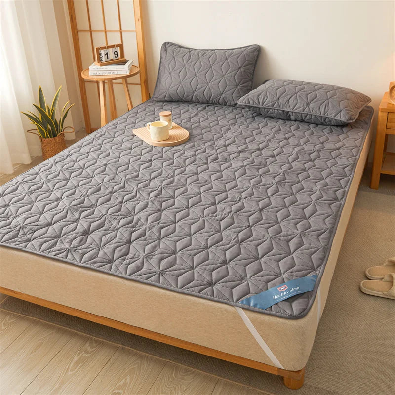 Waterproof Mattress Topper with Elastic Band Quilted Protector Pad Bedspread Winter Mattress Cover for Single/Double Bed 140/160 