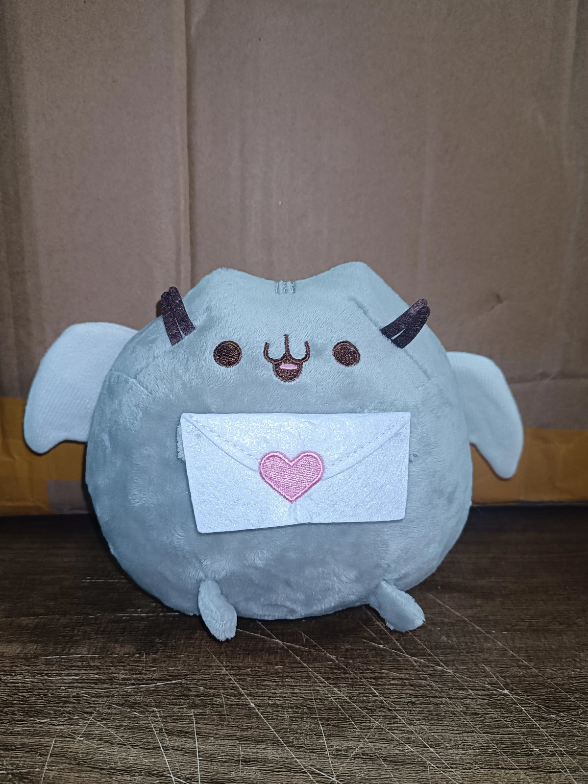 Muñeco decorativo de peluche con temática de gatos
