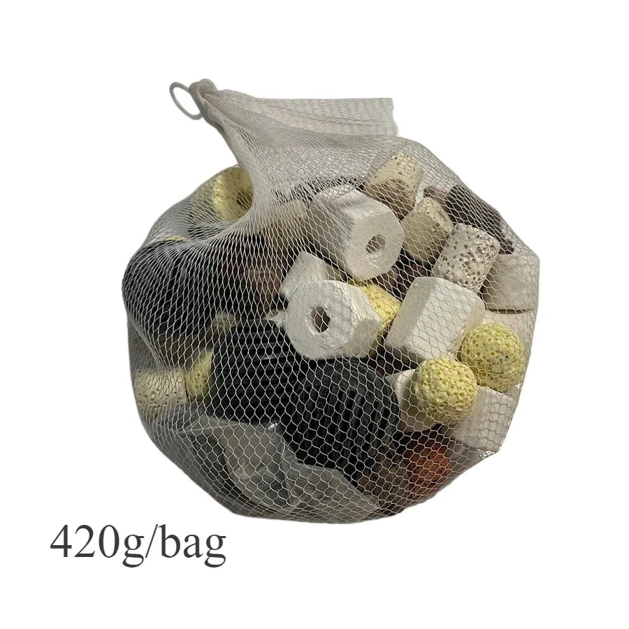 Media filtrant premium pour aquarium de 420 g dans sac maillé avec anneaux en céramique, charbon actif, etc. Améliore la filtration et la qualité de l’eau
