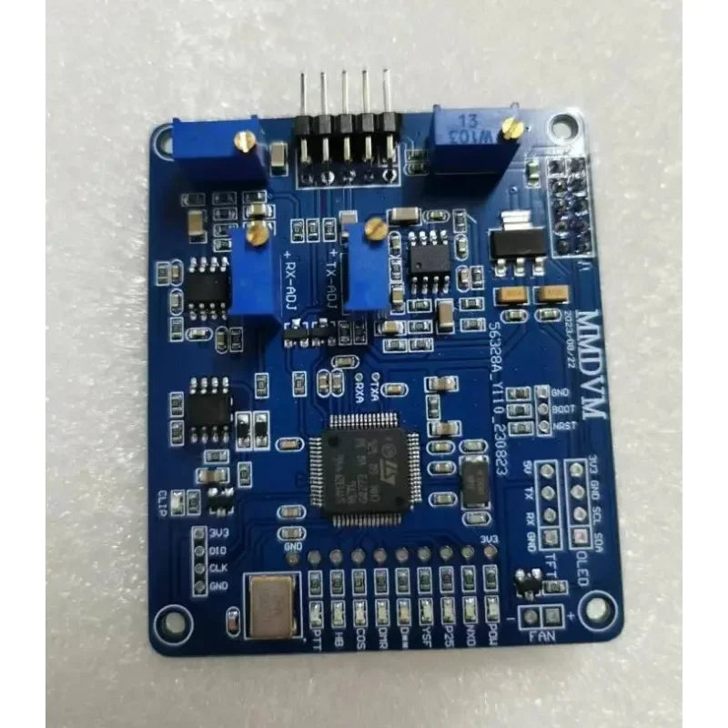 MMDVM-digitaalinen äänimodemi-lauta datakaapelin kanssa