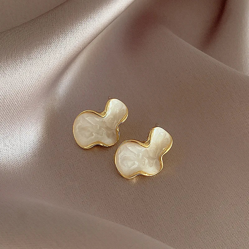 Abstract Alien White Color Cloud Irregular Stud Earring for Women Temperament Ear Jewelry Simple Christmas Valentine's Day Gift 