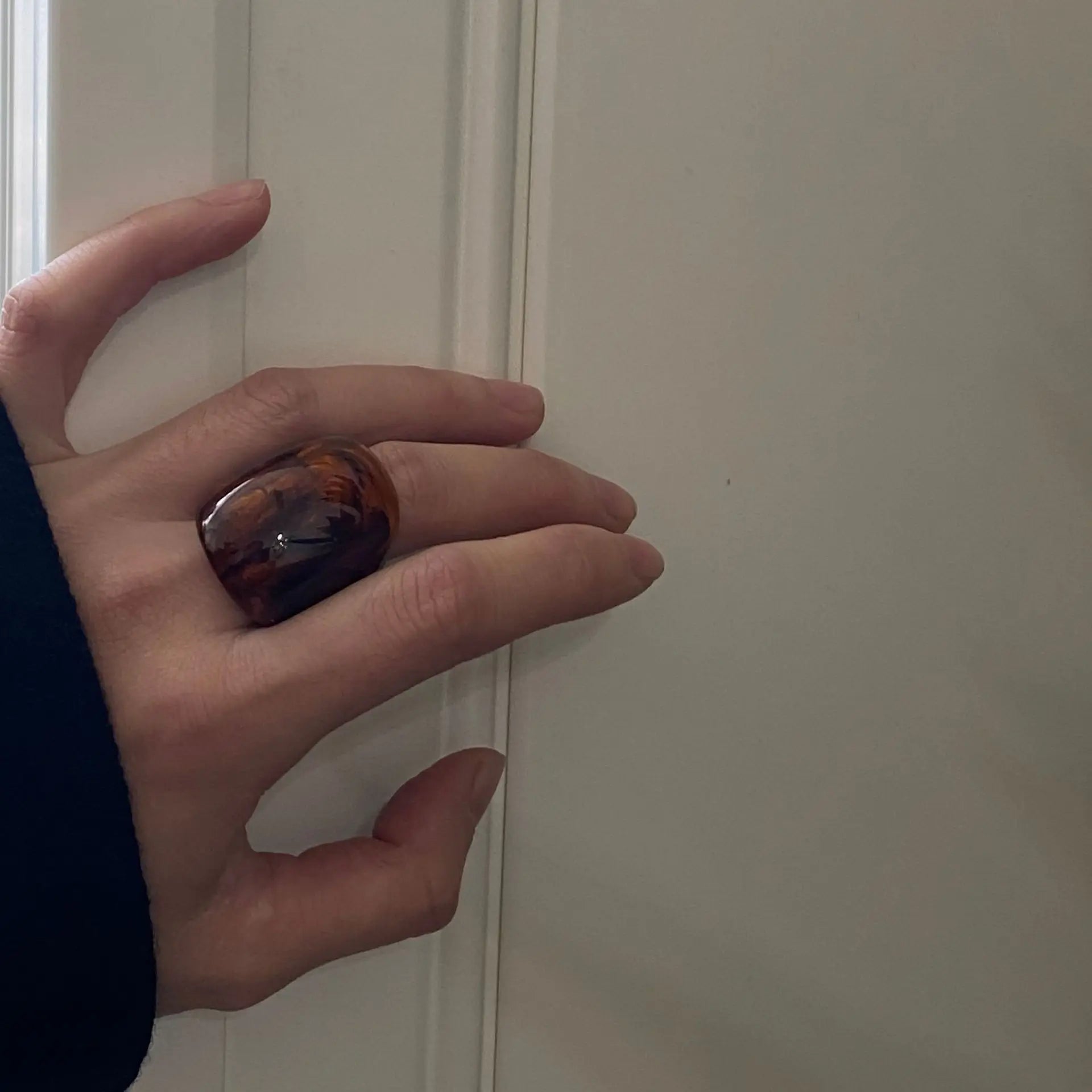 New Vintage Trendy Large Finger Rings for Women Exaggerated Amber Color Resin Temperament Geometric Finger Ring Punk Jewelry 