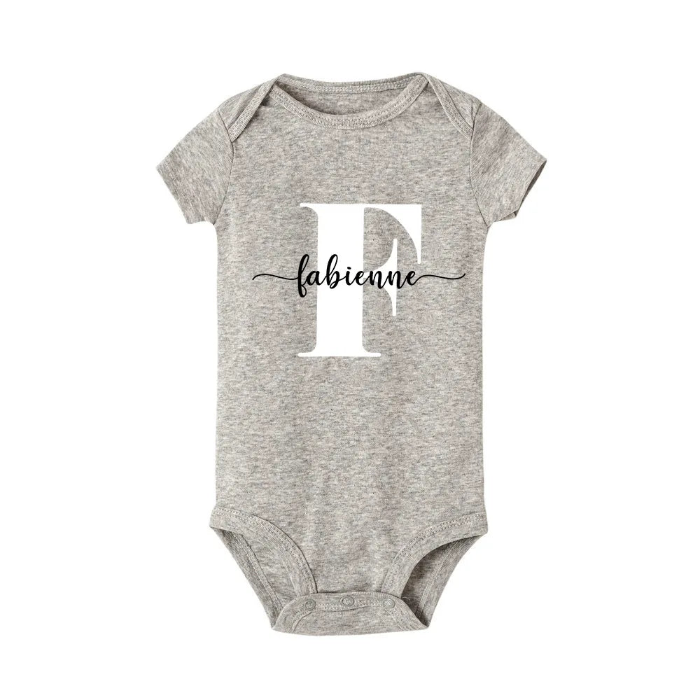 Personaliziran Baby Nam Bodysuit po meri Oblačila z imenom za novorojenčka Nosečnostno razkrivanje Darilo Personaliziran kombinezon za malčke Spalna obleka