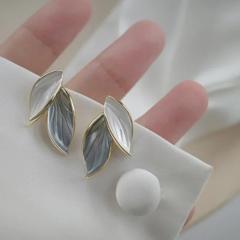 LATS New Korean Arrival Metal Trendy Fresh Lovely Sweet Grey Leaf Stud Earrings for Women 2024 Fashion Jewelry Gifts 