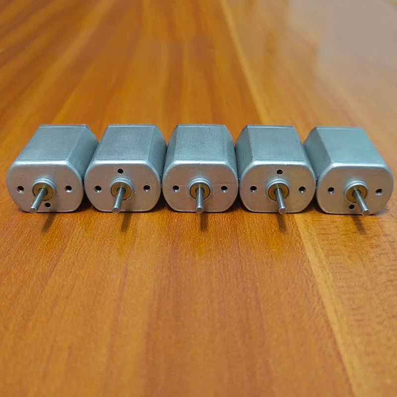 HO 1:87 Model Train Motor, Three-Pole 12 V, One Piece