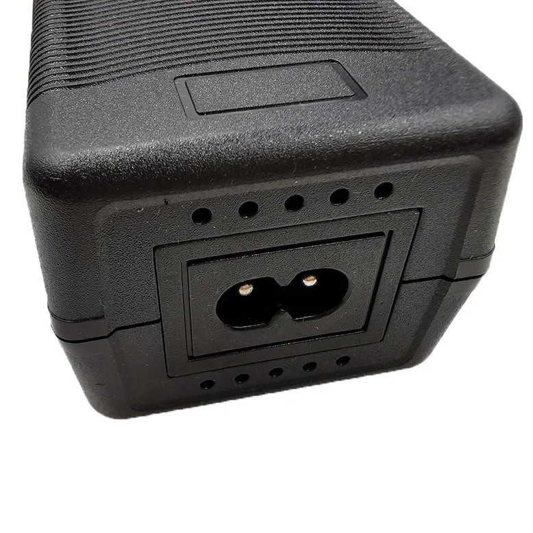 29.4 V 4 A-oplader til kompatible 7S Li-ion-batteripakker