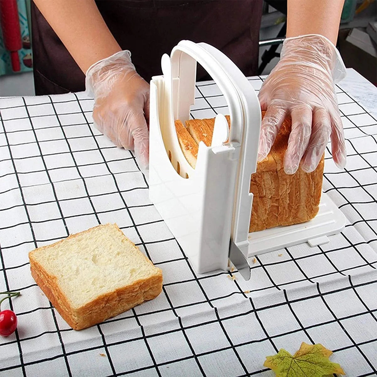 Foldable Bread Slicing Guide