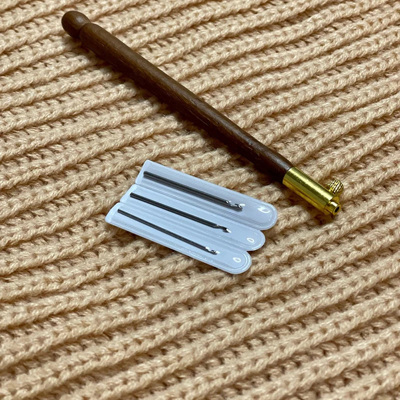 Tambour Embroidery Hook with Three Needle Sizes