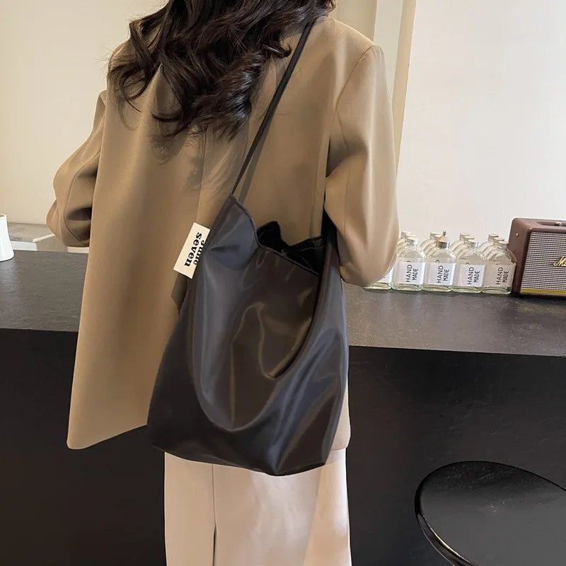Torba na ramię BB-291 z nylonu, z otwartą kieszenią
