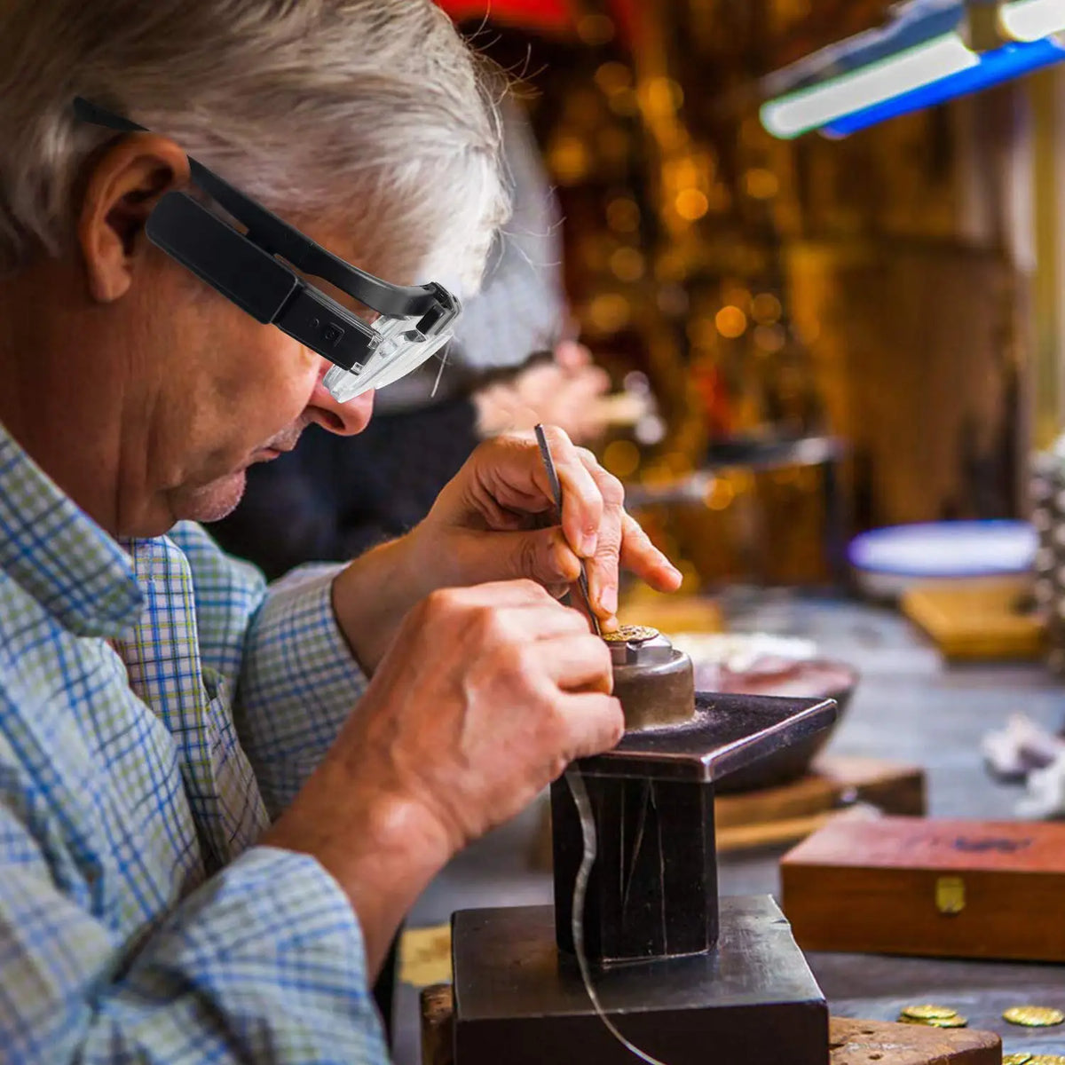Rechargeable LED Magnifying Glasses with Three Lenses